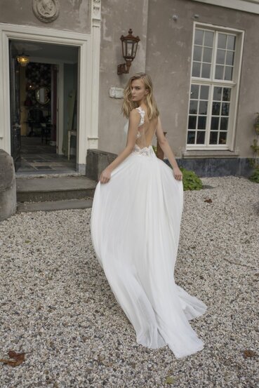 Modeca_2019_Preview_Demetria_back.jpg